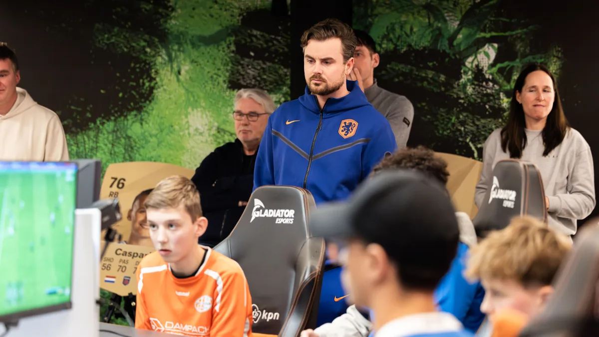 Twee spelers in de halve finale van het KNVB x WePlay United toernooi